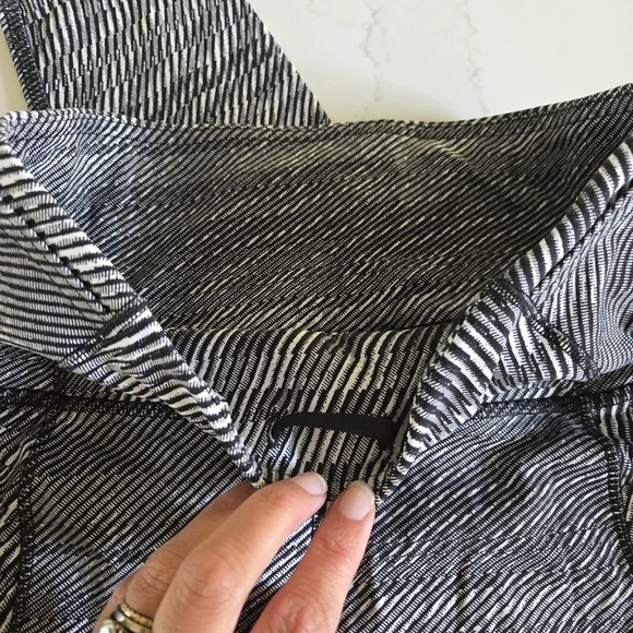 Lululemon SeaWheeze Fast and Free High-Rise Tight 25" Leggings 7/8 White Black 4 - Picture 4 of 10